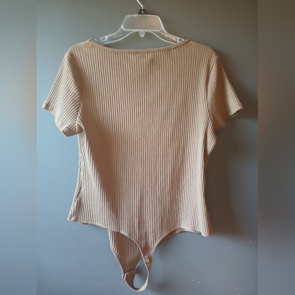NEW H&M WOMEN'S XL BROWN SHORT SLEEVE BODY SUIT - Picture 3 of 3